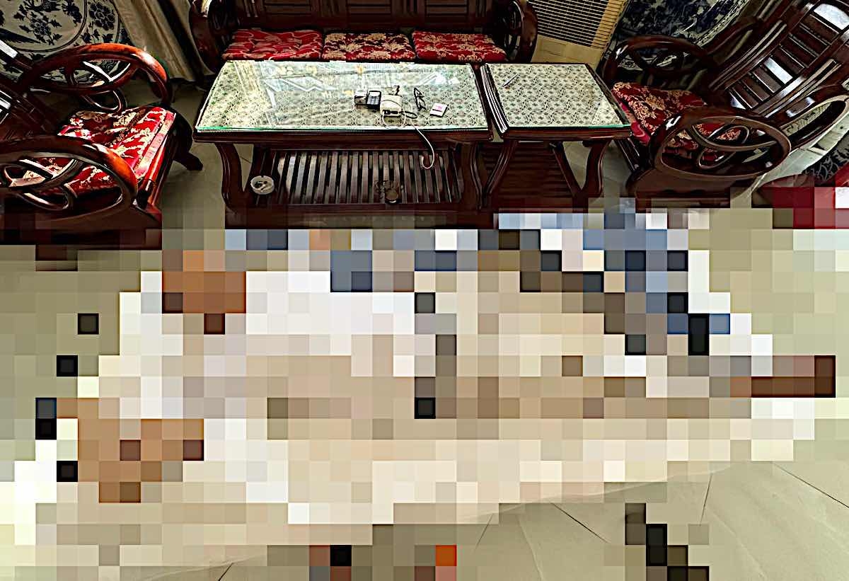 Án mạng trong khách sạn ở Phan Thiết, nhân viên lễ tân tử vong trên ghế xếp chưa rõ nguyên nhân - Ảnh 2